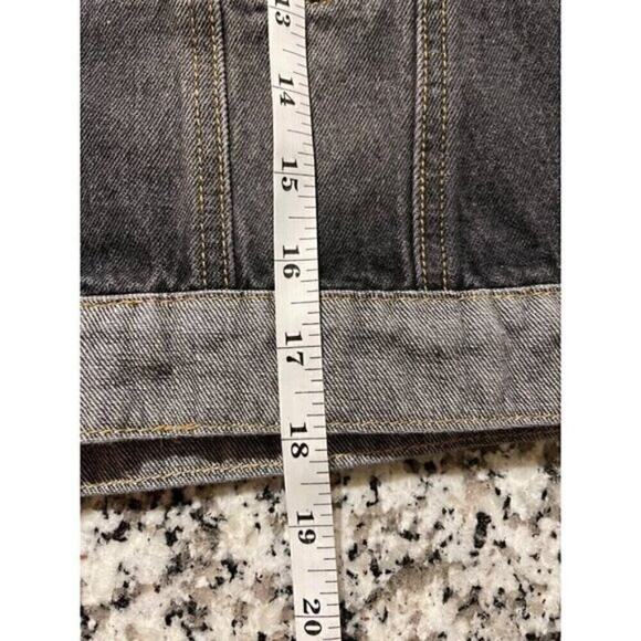 Shein Women’s Black Cropped Denim Jacket Small Distressed Frayed Hem Pockets - Picture 5 of 10